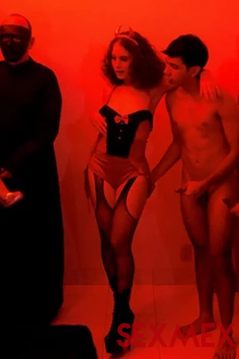 She Devil - Episode 3 - the Hole . Karol Jaramillo . Gali Diva - Screenshot 1 of 4 - Latin