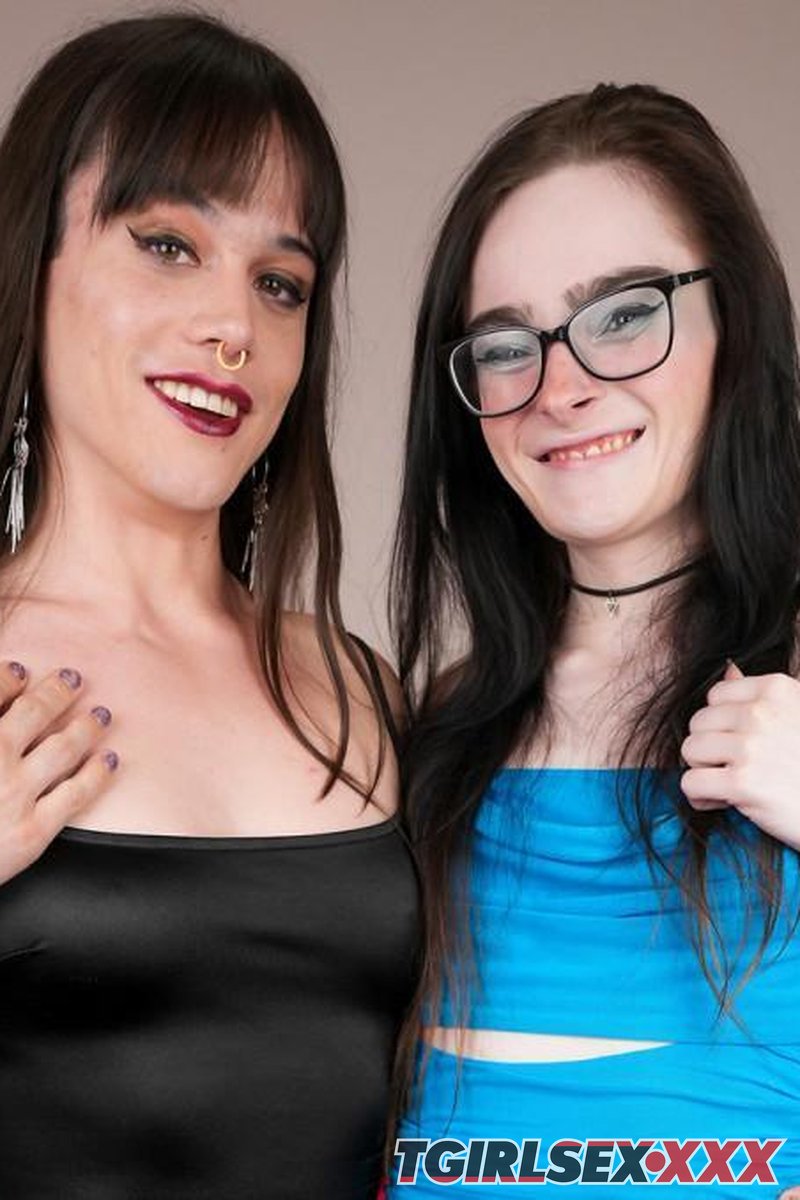 The Tiny Twosome - Screenshot 1 of 4 - Black Hair