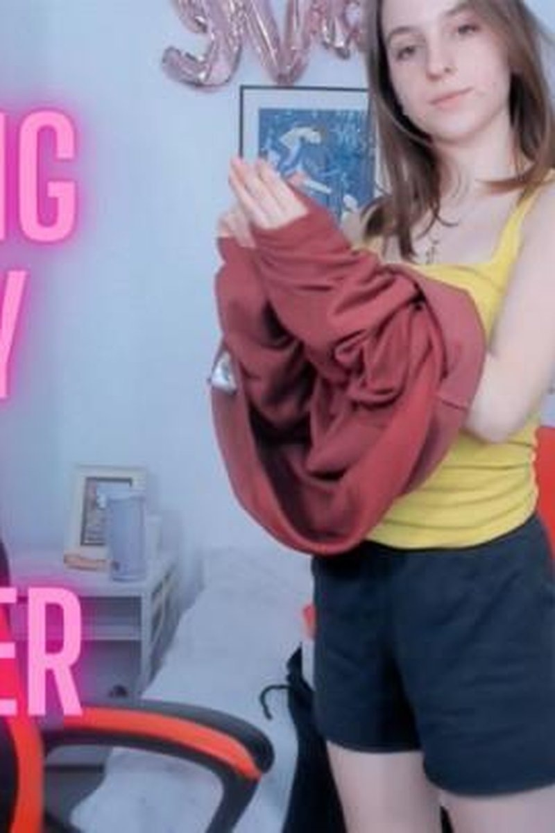 Getting Ready For Shower - Screenshot 1 of 4 - Short Woman