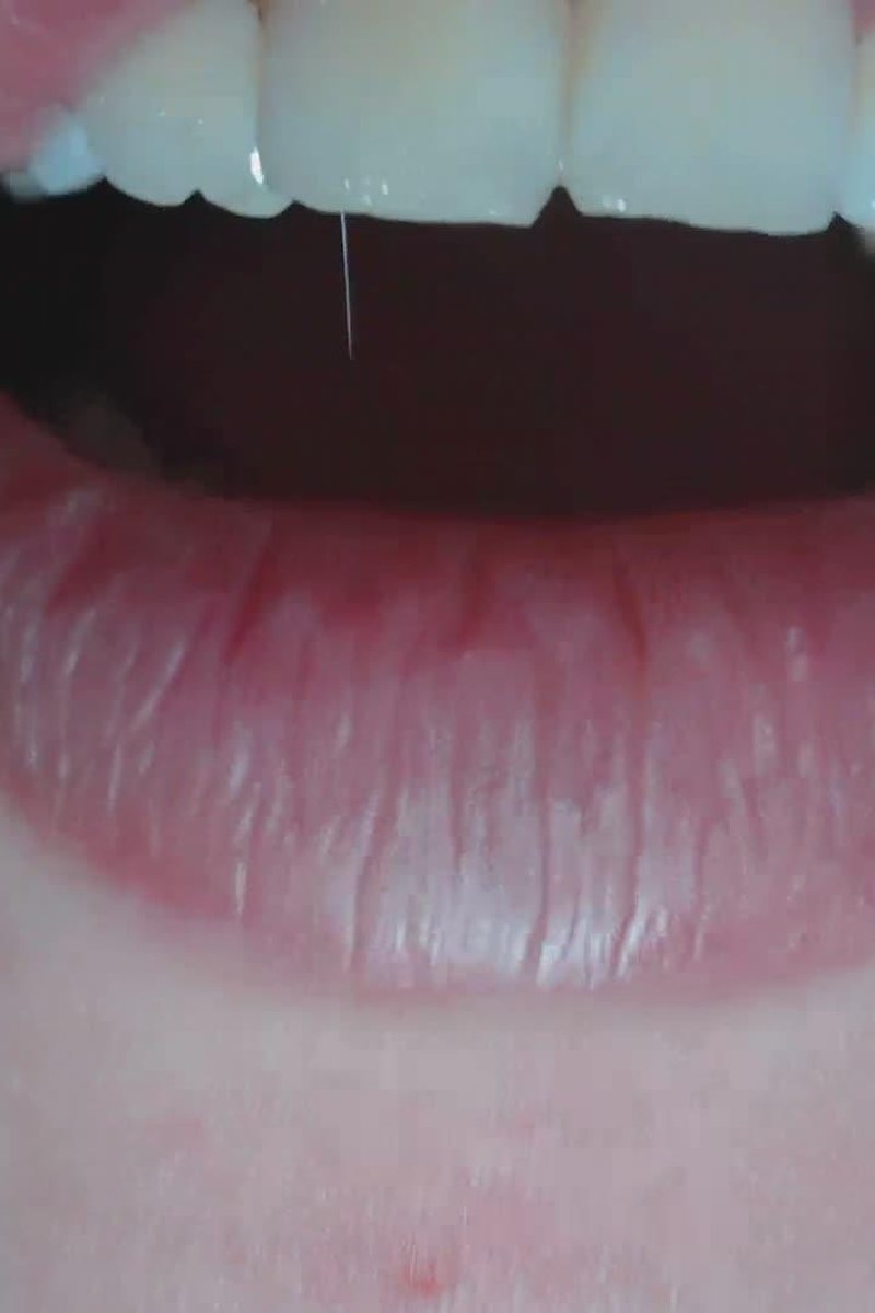Explore My Teeth - Screenshot 1 of 4 - Brown Hair
