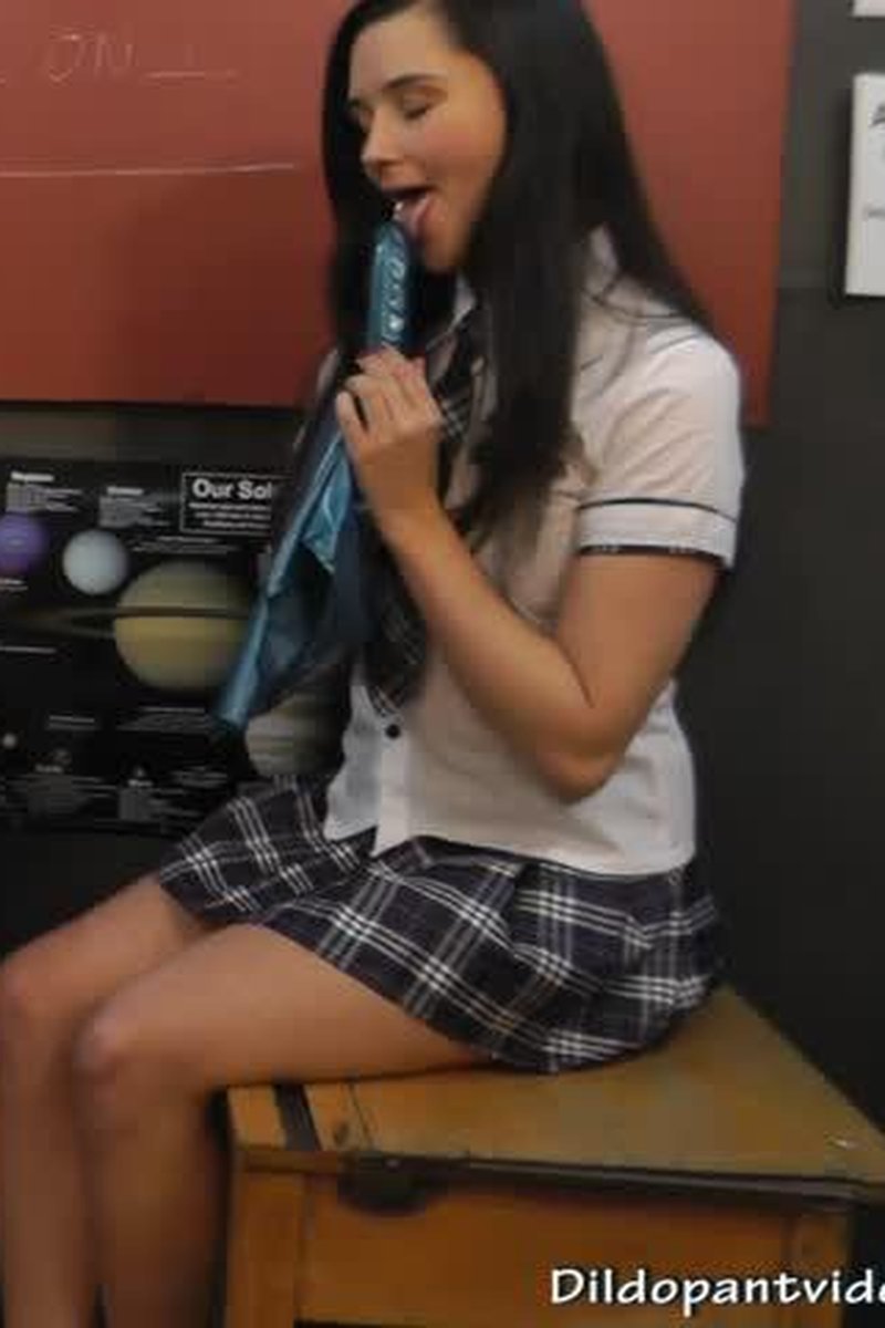 Pixie & Molly - Screenshot 1 of 4 - College