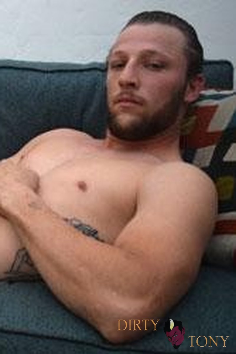 Casting Couch - Dave Giles - Screenshot 1 of 4 - Gay