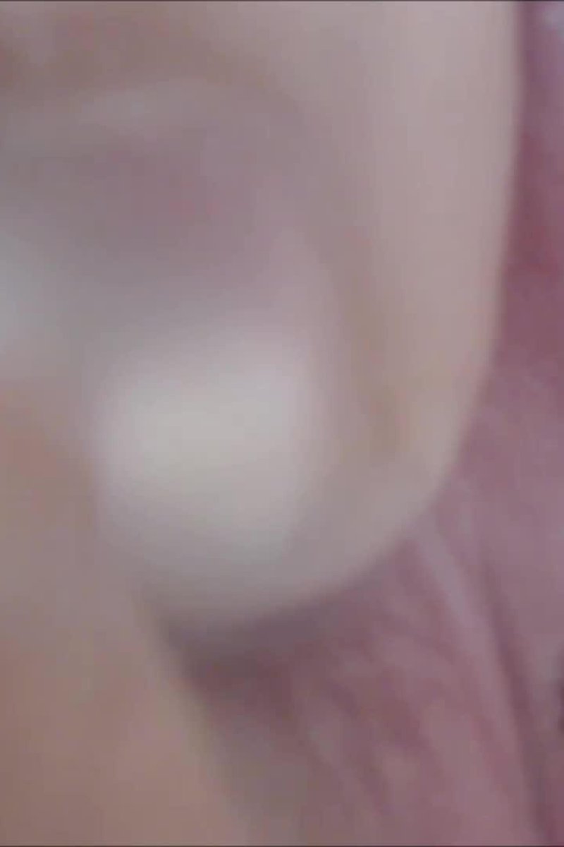 Extreme Closeup While Peeing - Screenshot 1 of 4 - Amateur