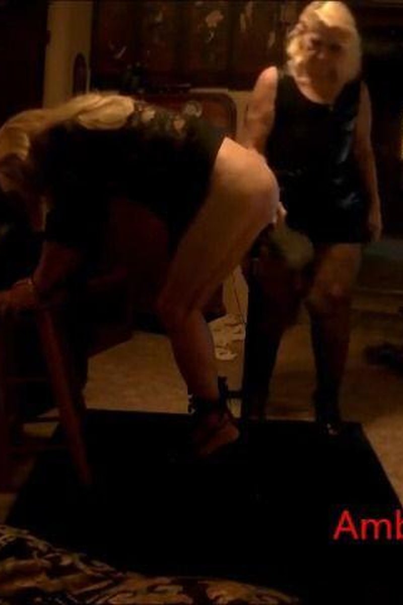 Shackled - Screenshot 1 of 4 - Bondage