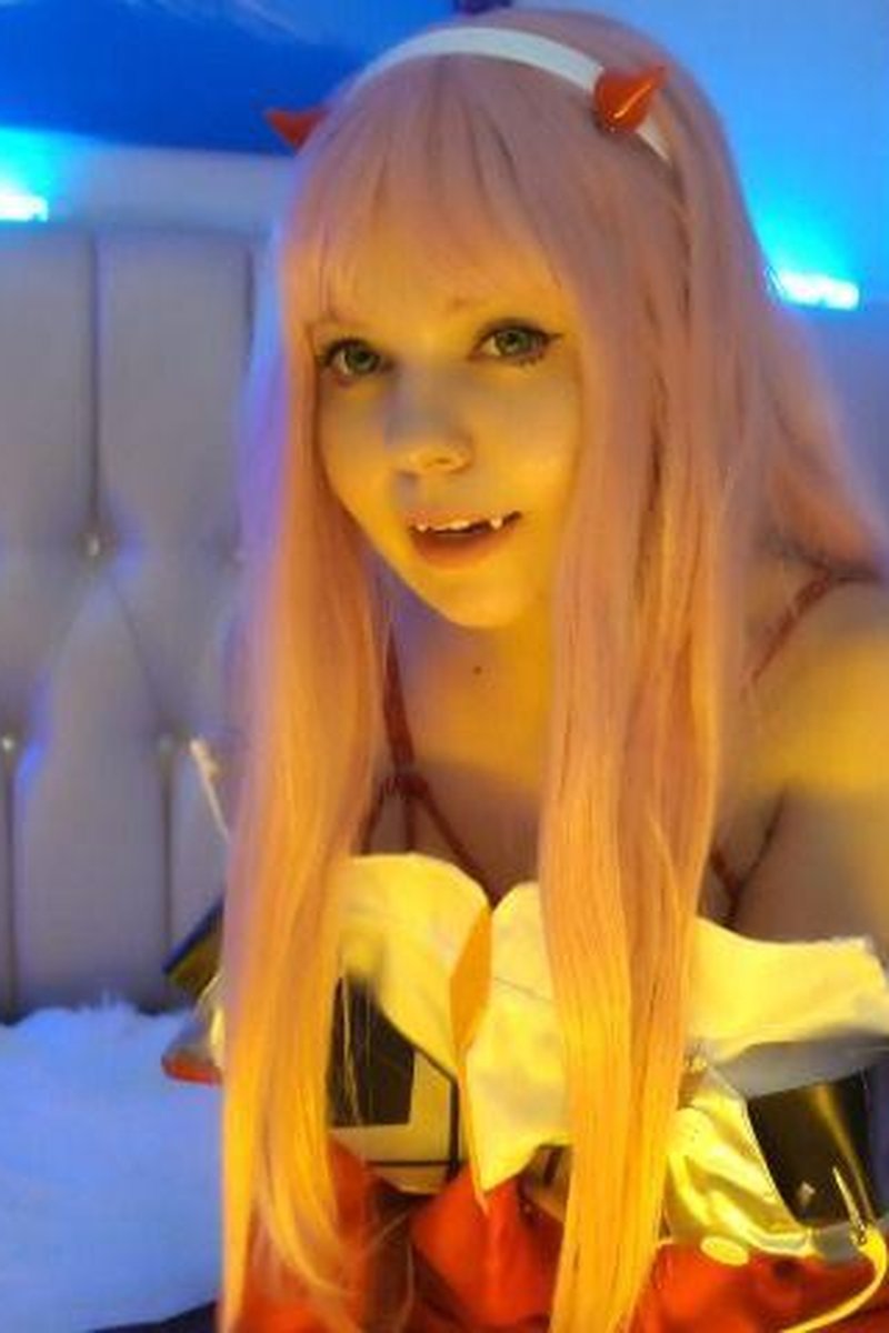 JOI From Zero Two - Screenshot 1 of 4 - Cosplay