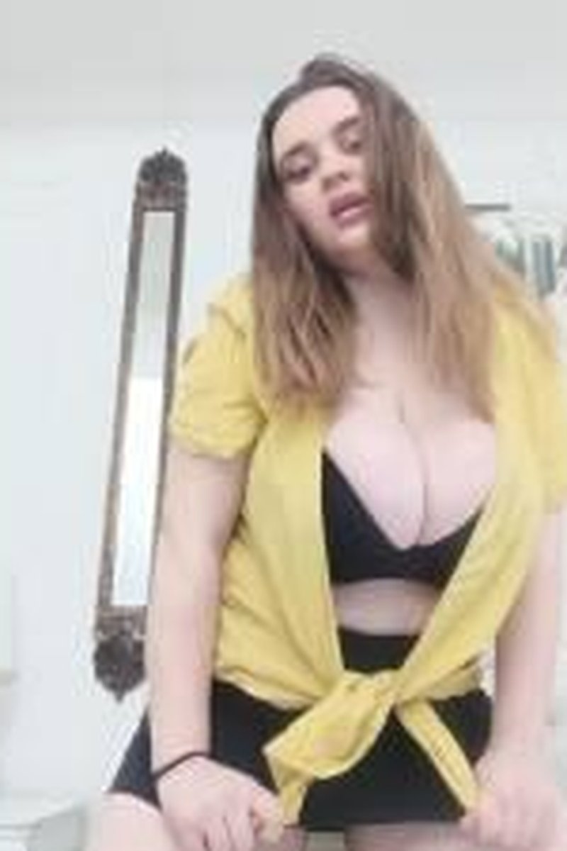 Hello Bby - Screenshot 1 of 4 - Big Tits