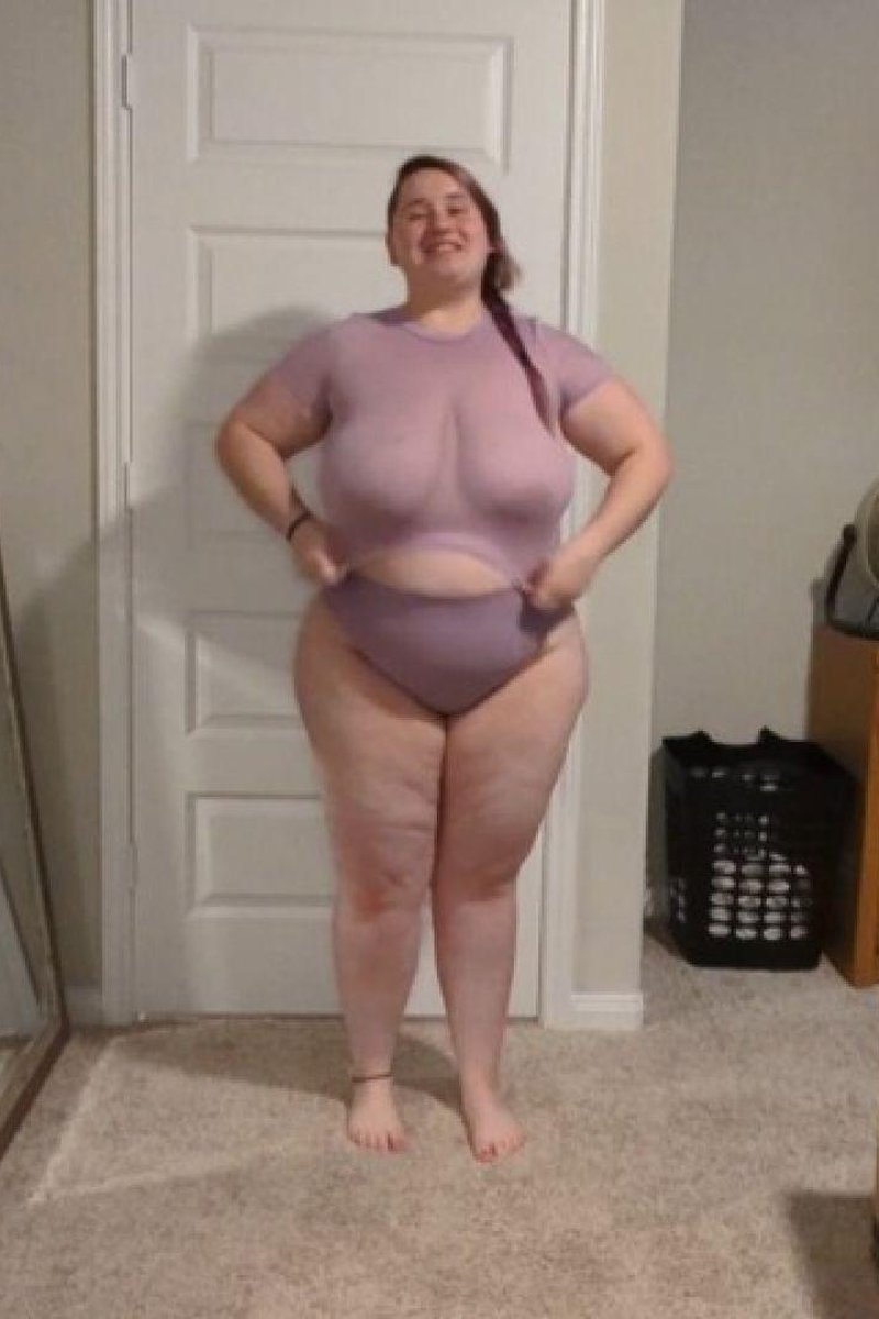 Panty Modeling - Screenshot 1 of 4 - BBW