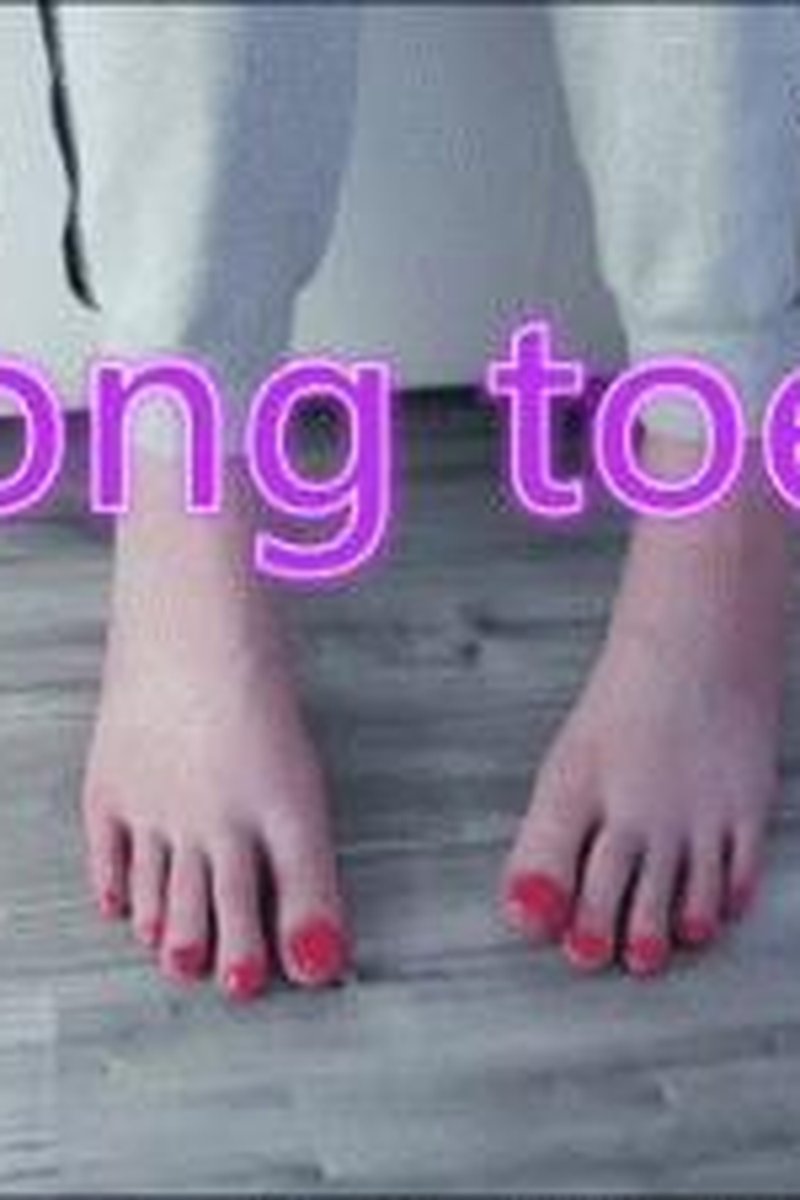 Long Toes - Screenshot 1 of 4 - Foot Fetish