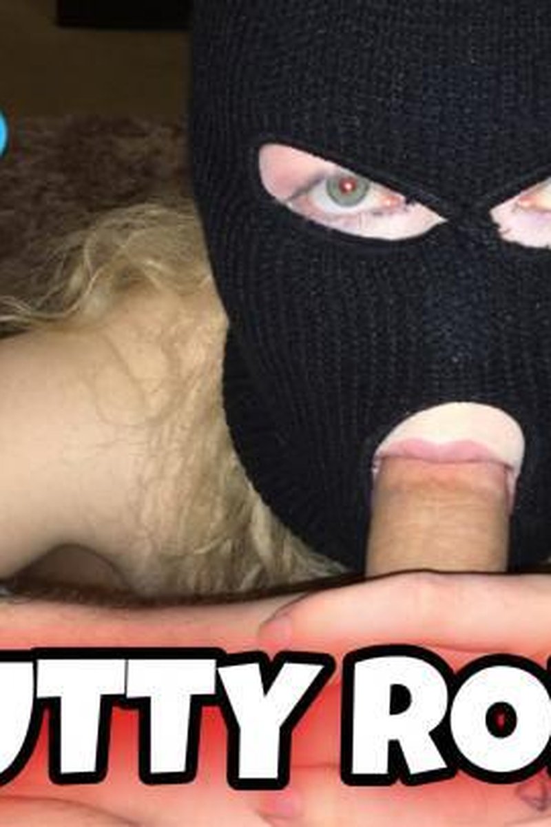 Slutty Robber - Screenshot 1 of 4 - Blowjob