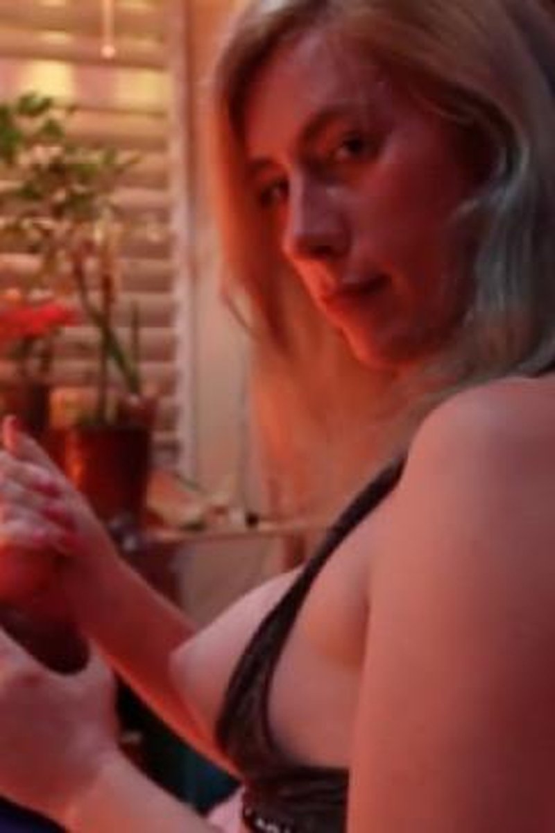 Transkitty Fucks Huge Toys - Screenshot 1 of 4 - Anal