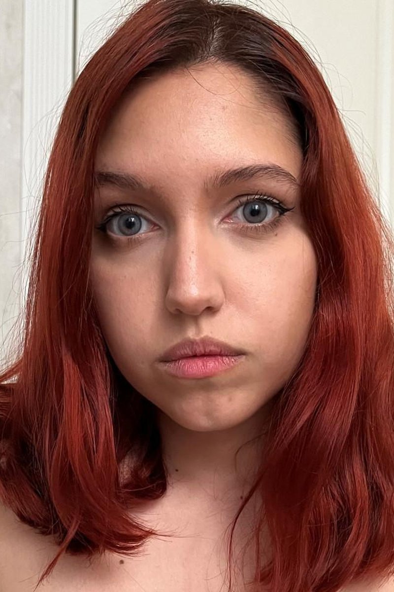 Emoji Flushed Face - Screenshot 1 of 4 - Amateur