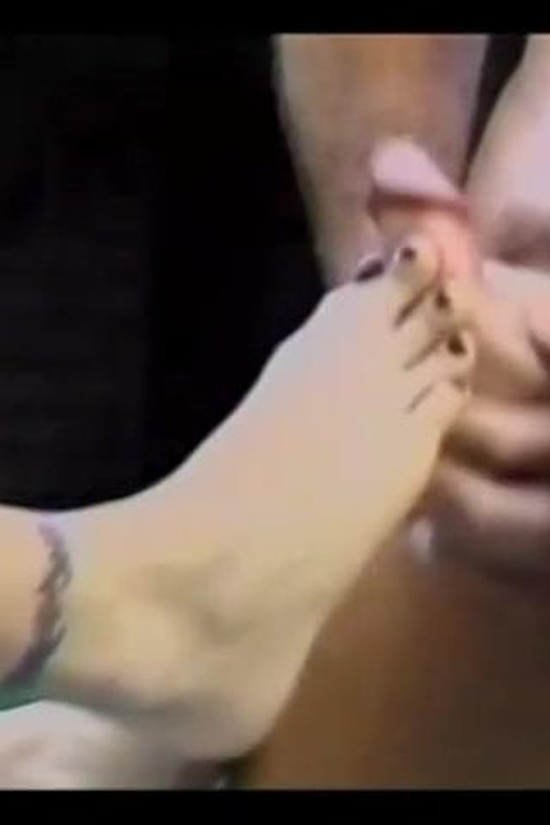 Chicks Play - Screenshot 1 of 4 - Chloe Nicole