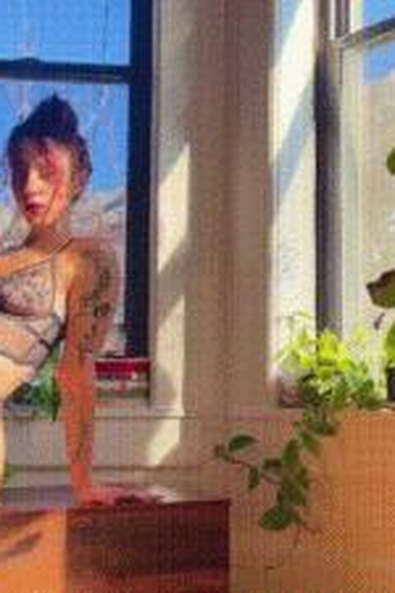 Addicted - Screenshot 1 of 4 - Addiction Fetish