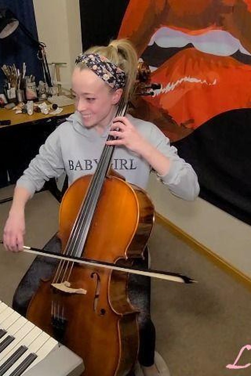 Cello Practice - Screenshot 1 of 4 - Sfw
