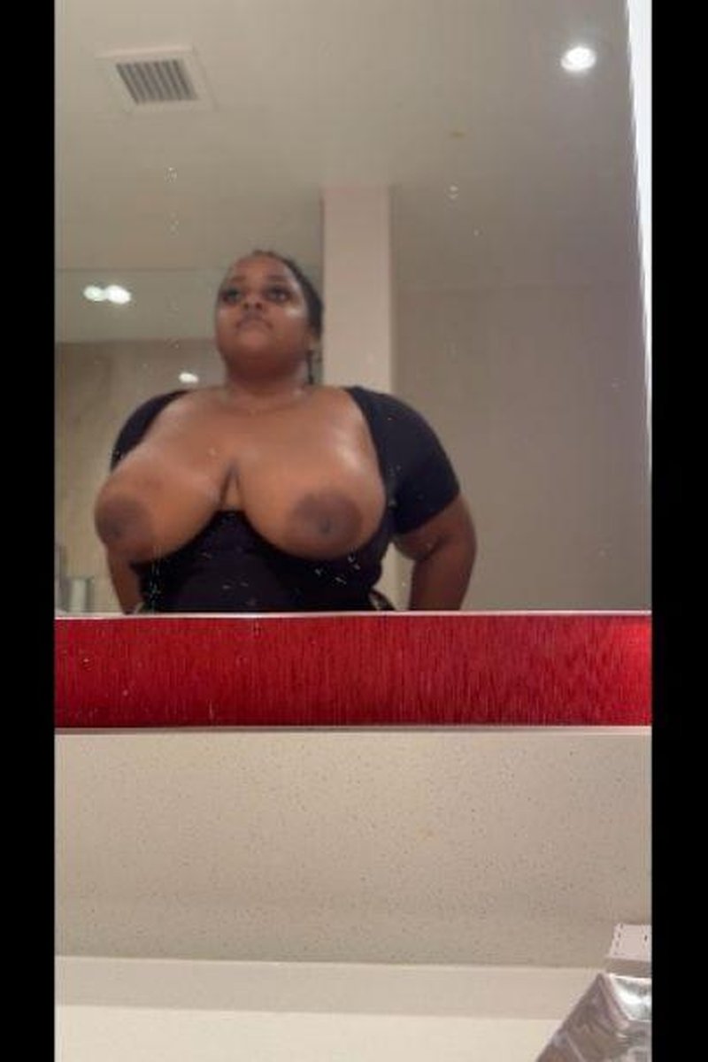 Titty Bounce ASMR - Screenshot 1 of 4 - BBW