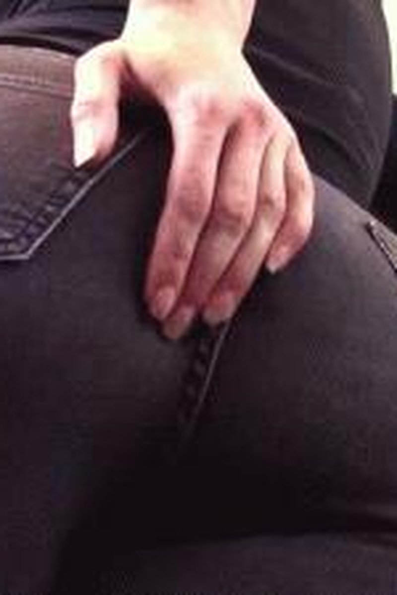 Jeans - Screenshot 1 of 4 - Ass Worship