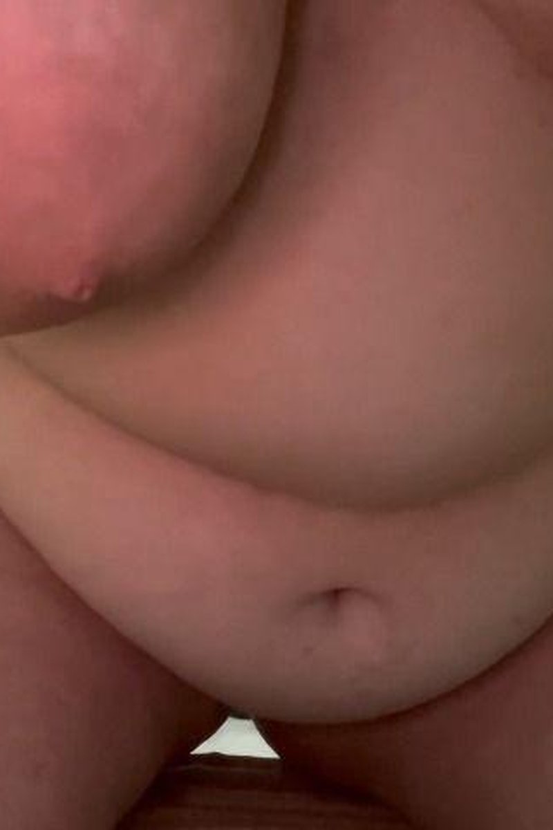 Stuffing Bellyache - Screenshot 1 of 4 - BBW