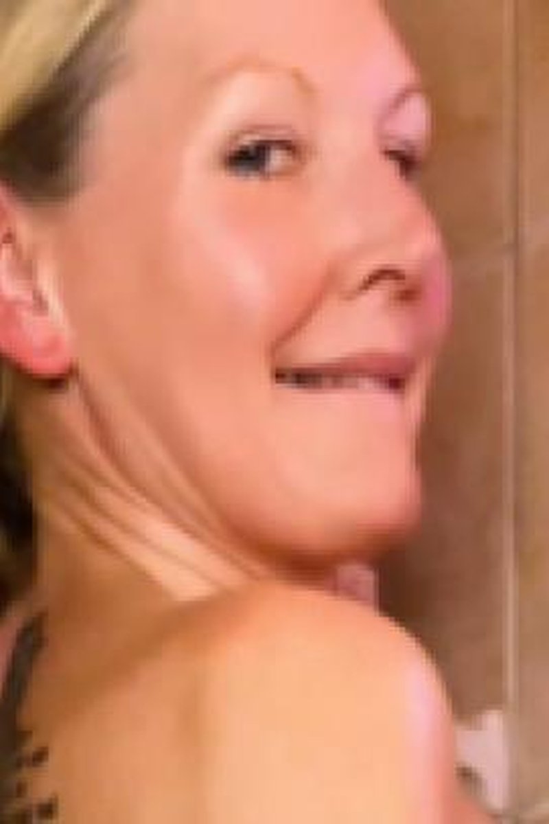 Shower Fun - Screenshot 1 of 4 - Bathroom