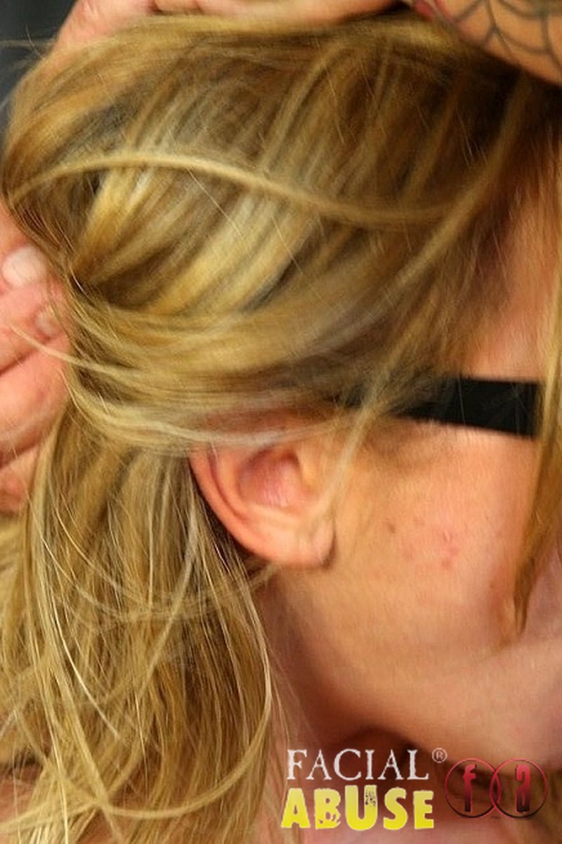 Iridal - Screenshot 1 of 4 - Blowjob