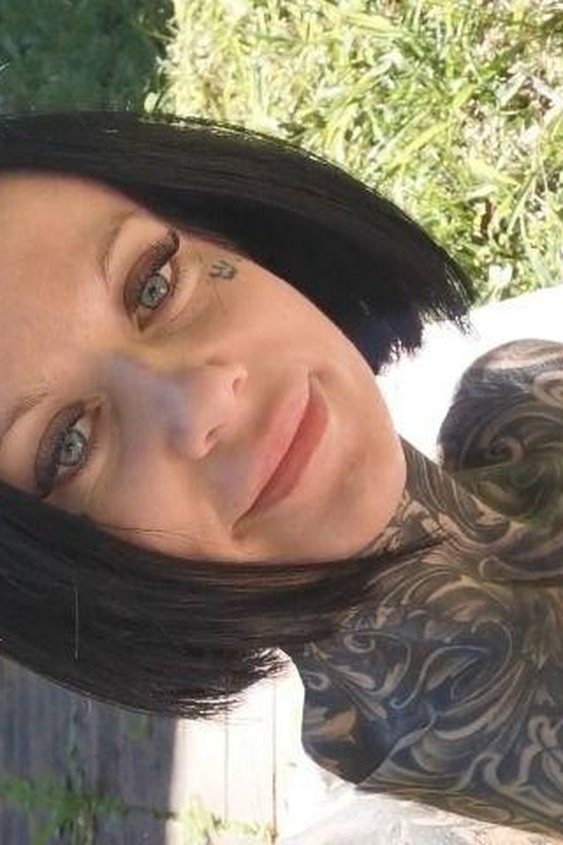 Nude Sunbathing - Screenshot 1 of 4 - Good Morning
