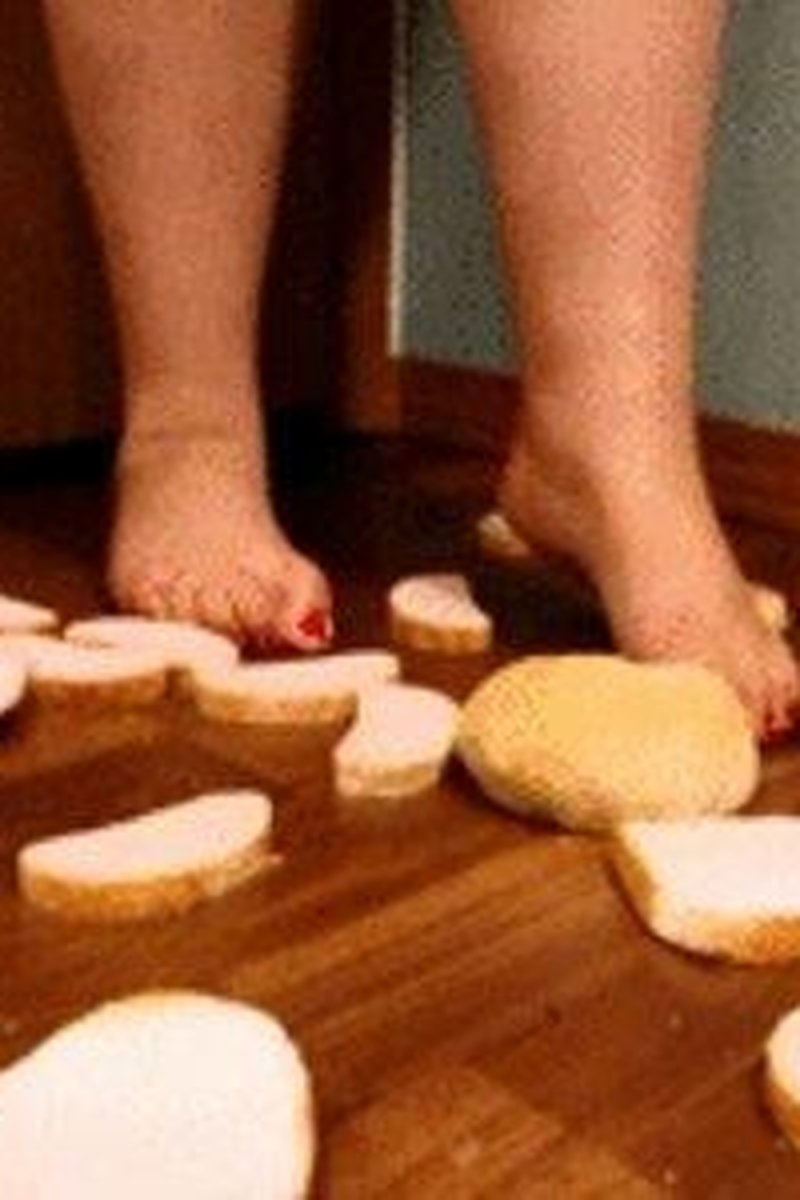 First Time Bread Crushing - Screenshot 1 of 4 - Bbw Bread Feet