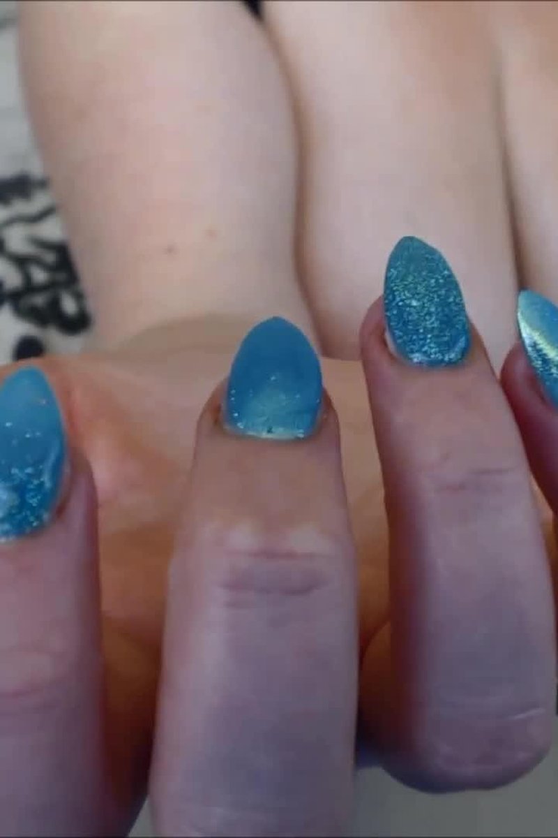 BBW Nail Tapping - Screenshot 1 of 4 - BBW