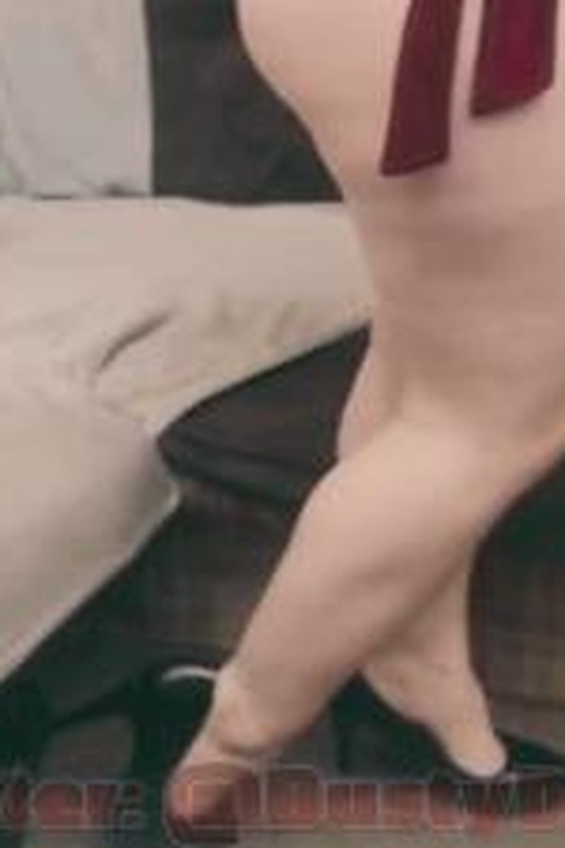 Bikini & Heels - Screenshot 1 of 4 - Big Ass
