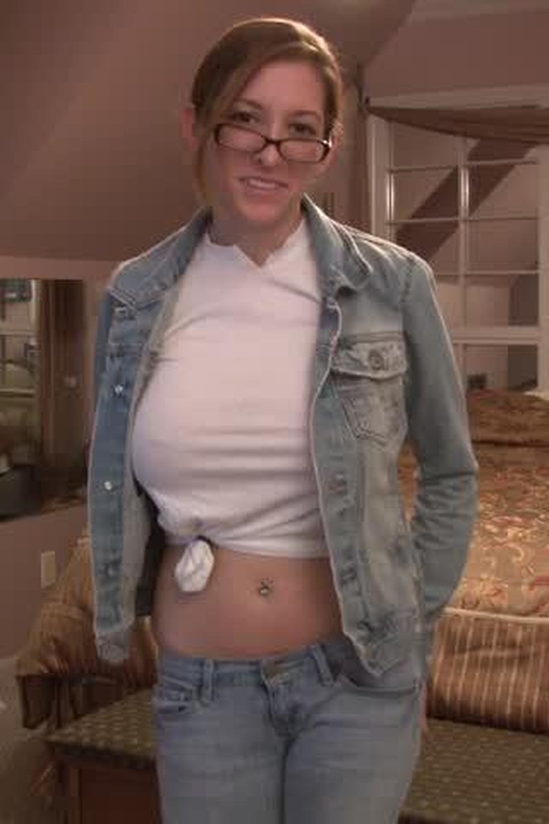 Nerdy Innocent Striptease - Screenshot 1 of 4 - Ass Fetish