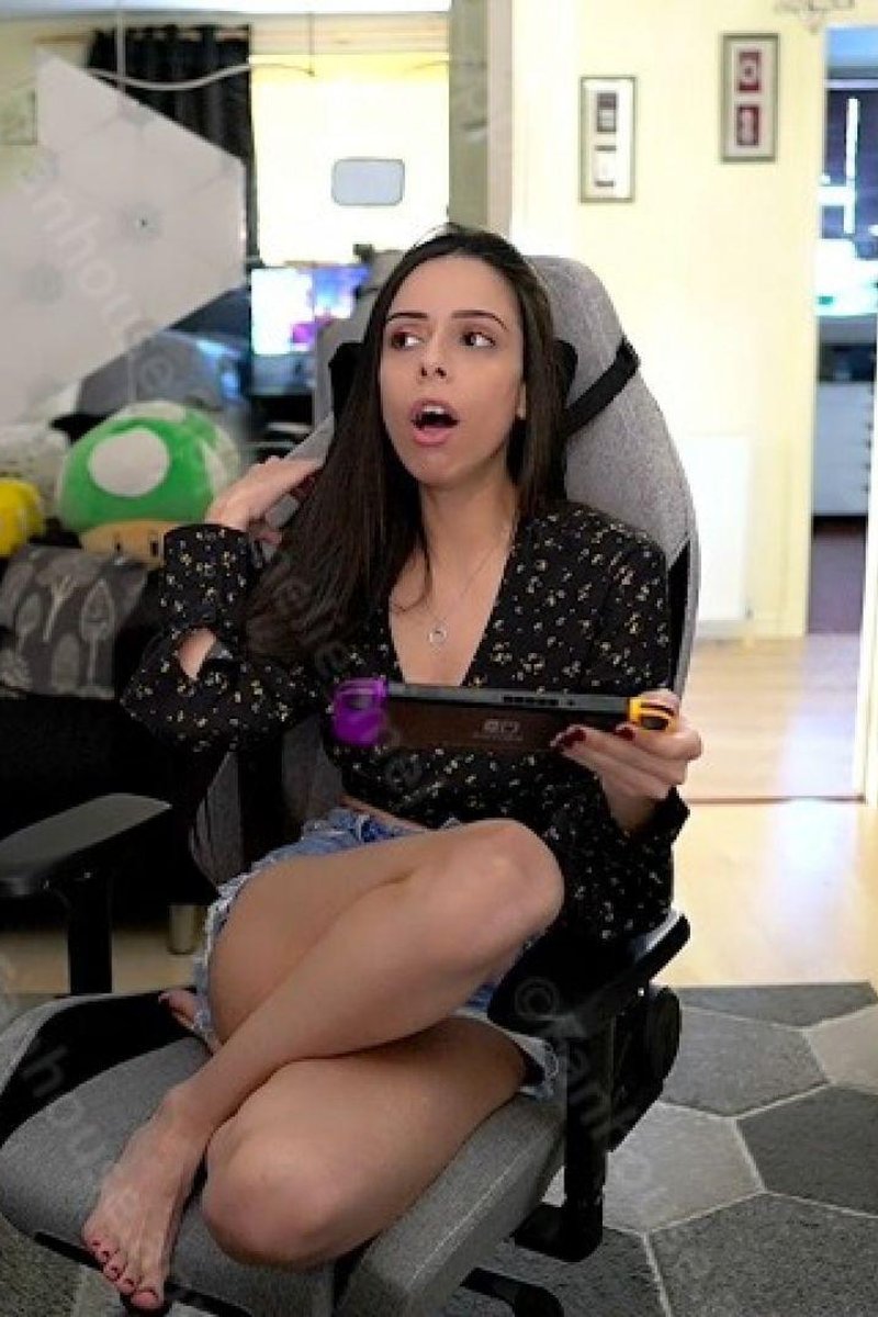 Burping While Playing The Switch - Screenshot 1 of 4 - Burpfetish