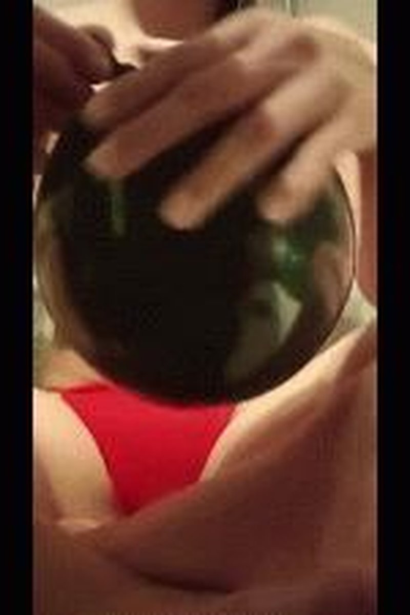 Deflating Balloons - Screenshot 1 of 4 - Balloon Fetish