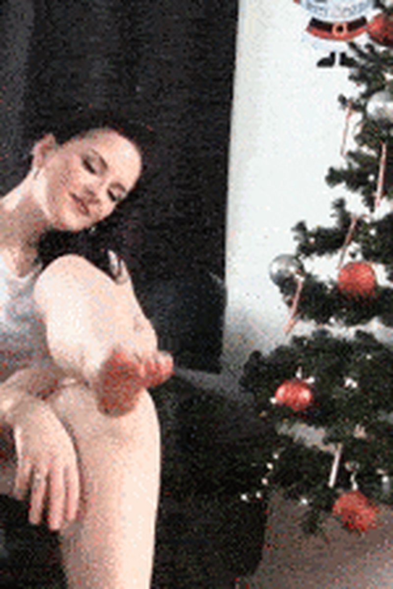 Holiday Cheer! - Screenshot 1 of 4 - Cumshot