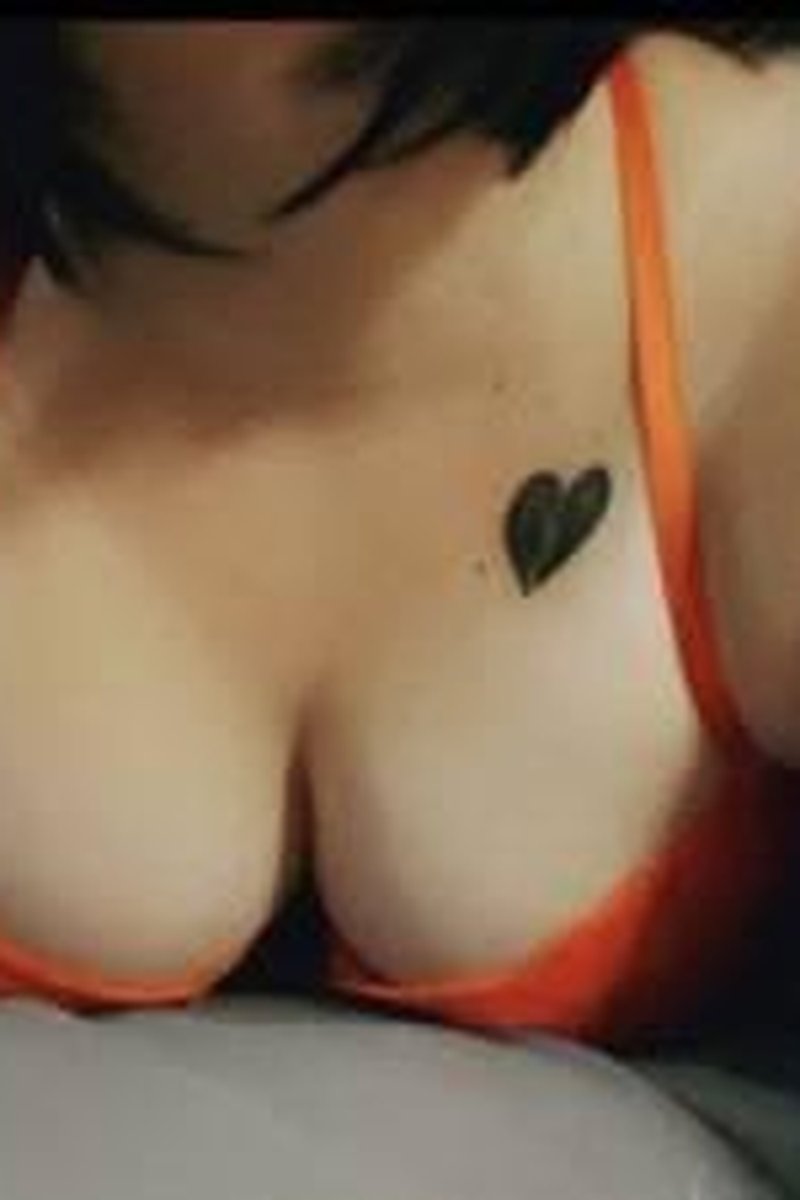 Small Tits - Screenshot 1 of 4 - Witchychic83