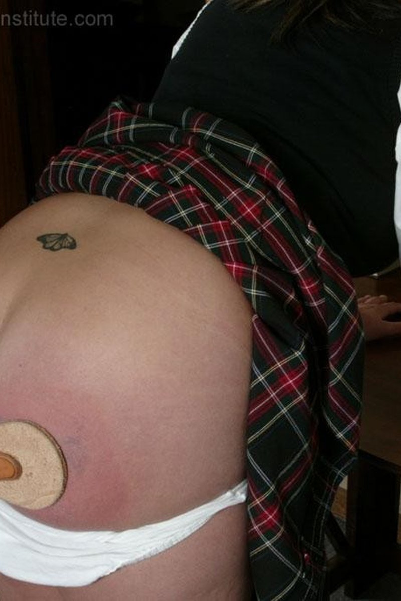 Isabel Caught Evesdropping - Part 1 - Screenshot 1 of 4 - Bent Over