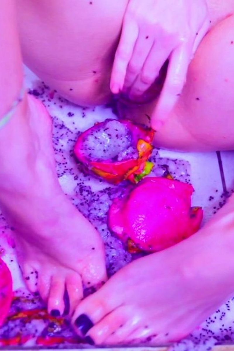 Pleasure In Feeling My Messy Feet - Screenshot 1 of 4 - Babes