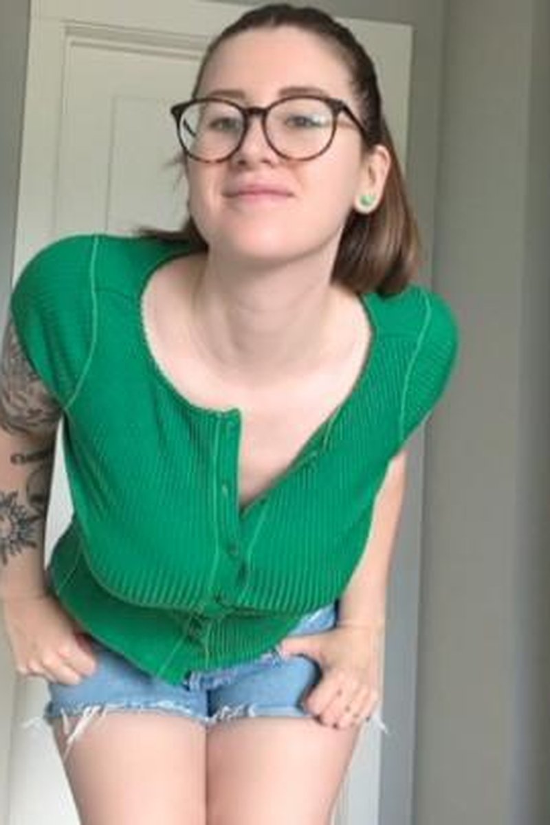 Modeling 01 - Screenshot 1 of 4 - Babes