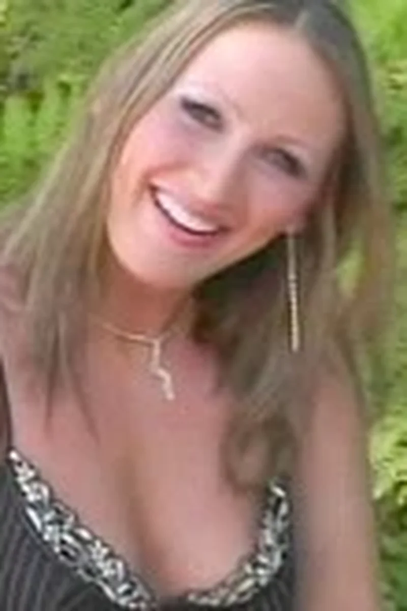 Mandy Bright - Screenshot 1 of 4 - European