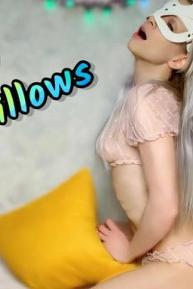 Two Vibro Pillows - Screenshot 1 of 4 - Ass Fetish