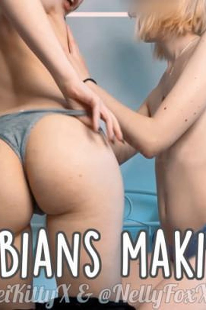 Cute Lesbians Making Out - Screenshot 1 of 4 - Breast Play