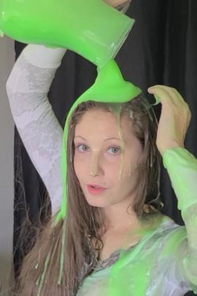 Green Slime - Screenshot 1 of 4 - Jeans