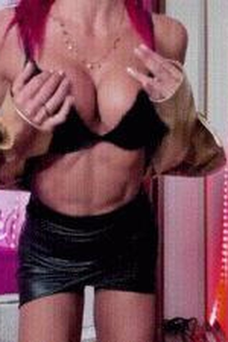 Goddess Tease Flex - Screenshot 1 of 4 - Abs Fetish