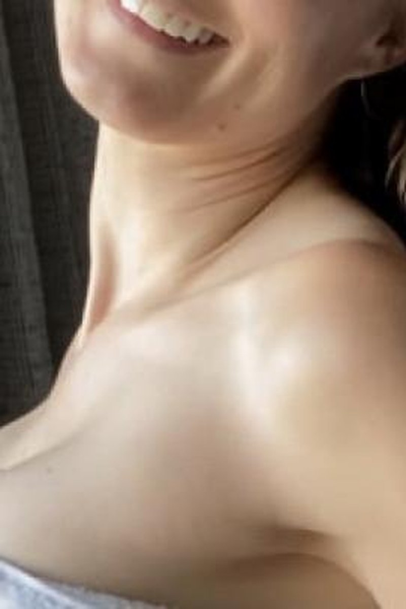 Striptease - Screenshot 1 of 4 - MILF (30+)