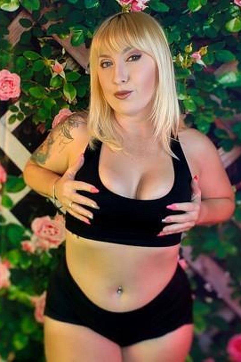 Curvy Bouncing Body - Screenshot 1 of 4 - Ass Fetish
