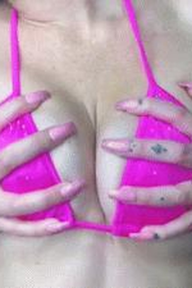 Everything For Emerald - Screenshot 1 of 4 - Bikini-swimsuit Fetish