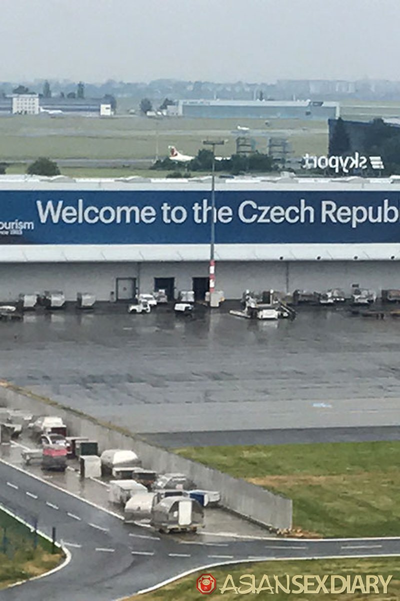 Leaving Budapest - Screenshot 1 of 4 - European