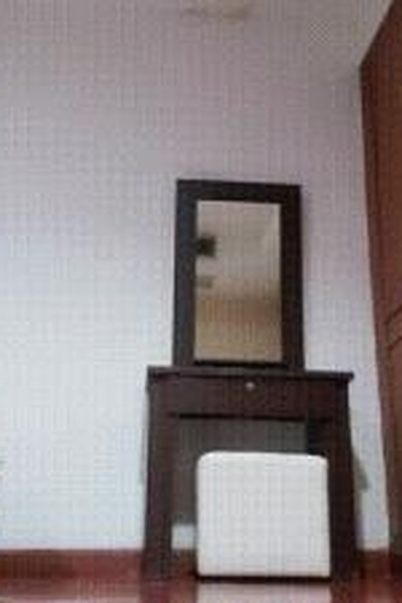 First Time Ballbusting Audition - Screenshot 1 of 4 - Absolutely Ballbusting