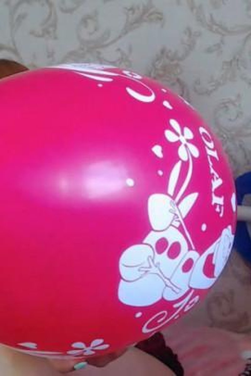 Show 3 - Screenshot 1 of 4 - Balloon Fetish