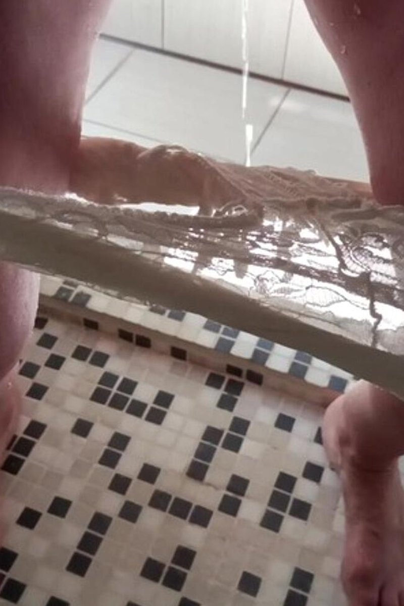 Pee Accident - Screenshot 1 of 4 - Amateur