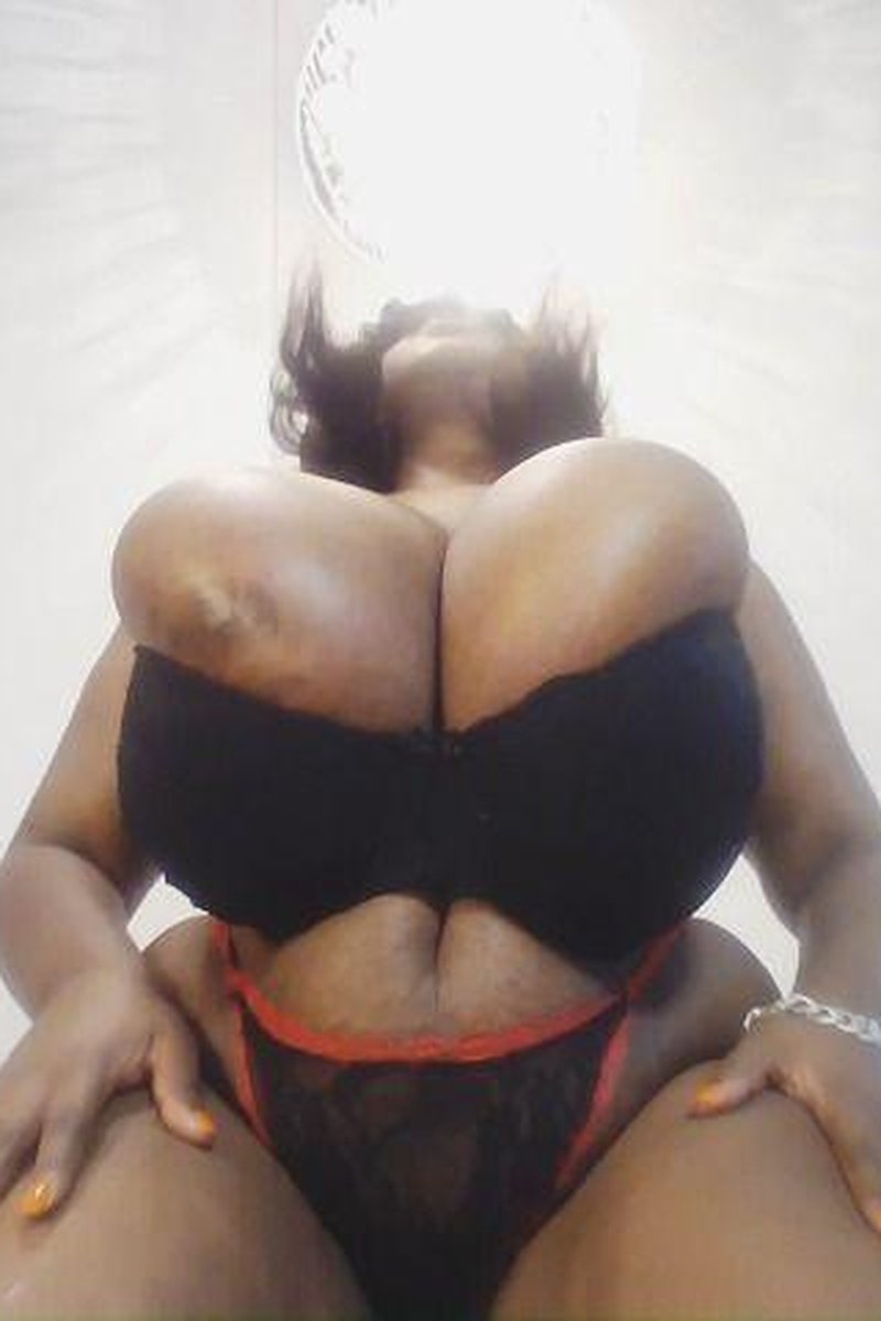 Boob Fall And Bounce - Screenshot 1 of 4 - BBW