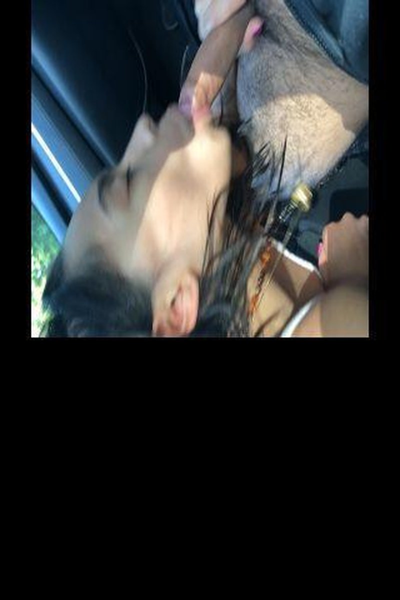Quick Fuck In The Beach Parking Lot - Screenshot 1 of 4 - Blowjob
