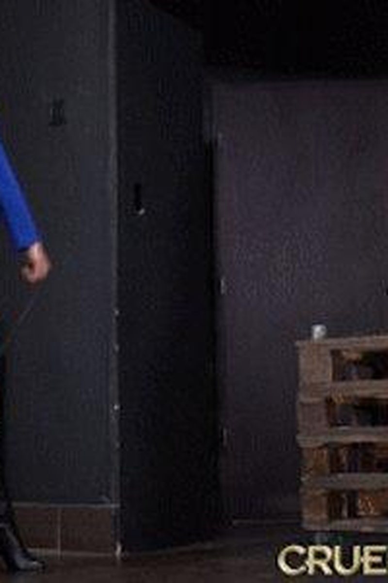 Unstoppable Laura And Her Whip Part 1 - Screenshot 1 of 4 - Femdom